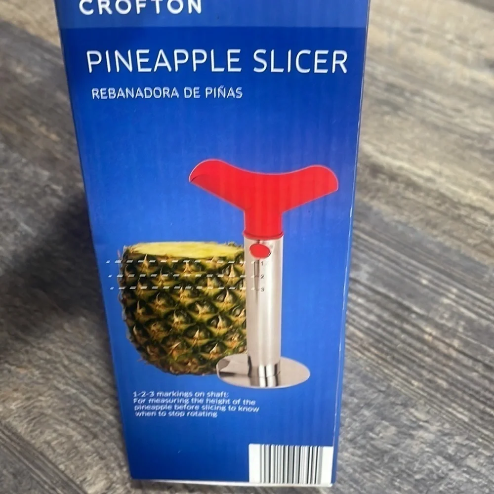 Crofton pineapple slicer